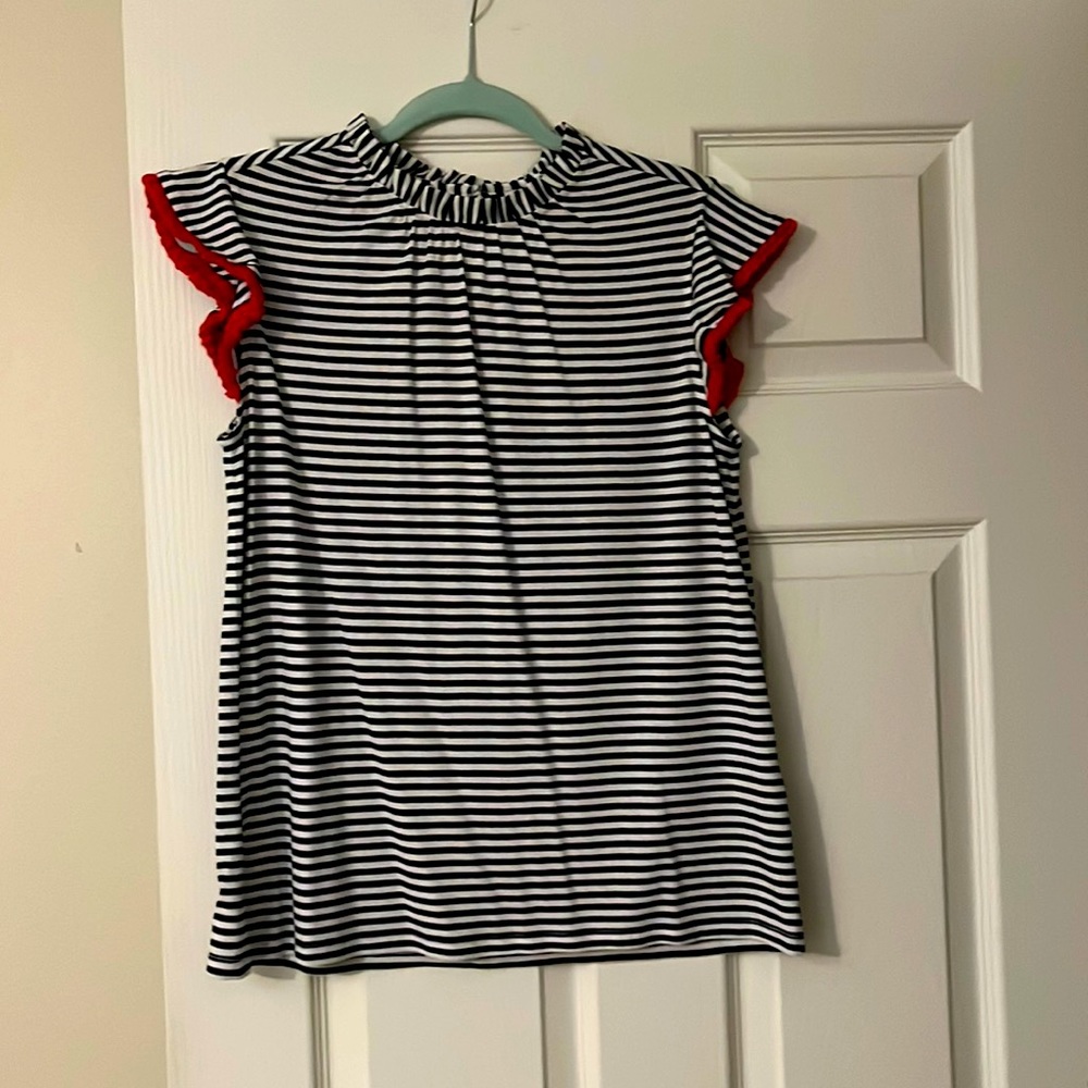 THML navy and white top
